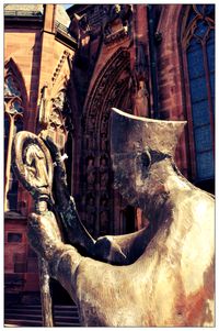 Burchard von Worms, Statue von Ernemann Sander vor dem Wormser Dom